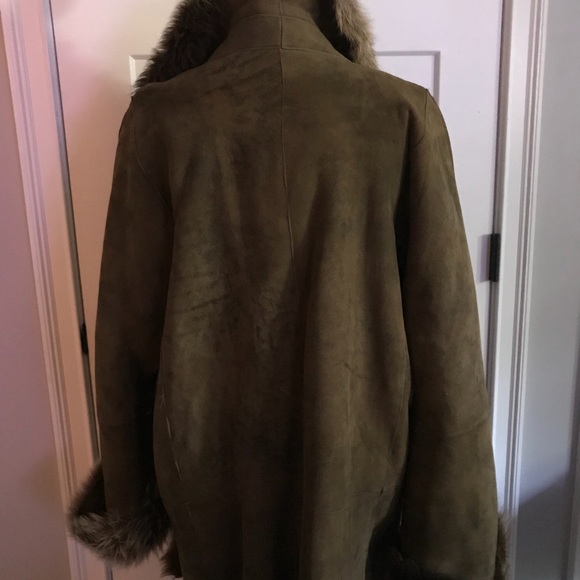 Genuine Shearling Coat - Picture 4 of 8